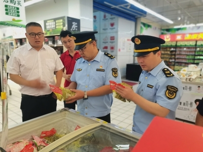 濱城區(qū)市場(chǎng)監(jiān)管局“粽”點(diǎn)出擊，守護(hù)端午“食安防線”